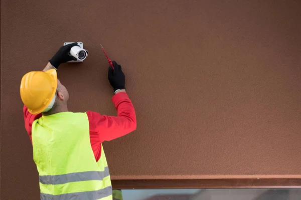 Güvenlik Danışmanı Montaj Güvenlik Kamera To House , Teknisyen güvenlik alanı için Cctv kamera sistemi yükleme