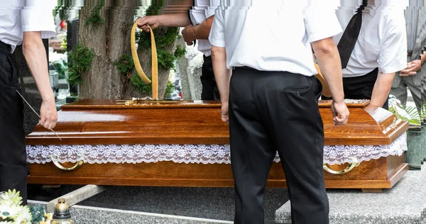 Funeral ceremonies, coffin in morgue , coffin in funeral — Stock Photo, Image