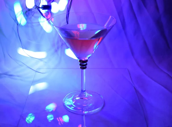 Vidro Vinho Luzes Coloridas — Fotografia de Stock