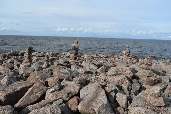 Granit Taşlar Üzerinde Deniz Kıyısı — Stok fotoğraf