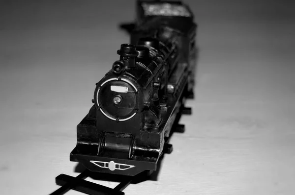 Spielzeuglokomotive Und Eisenbahn — Stockfoto