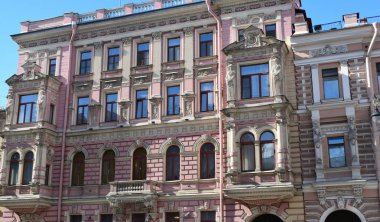 Bina ön cephesinin ayrıntıları