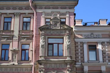 Bina ön cephesinin ayrıntıları