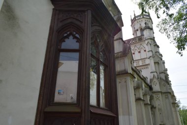 palgot tarzı bina, varşova kültür ve bilim tren istasyonu