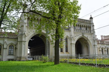  palgot tarzı bina, varşova kültür ve bilim tren istasyonu