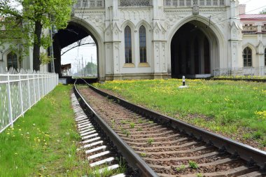  palgot tarzı bina, varşova kültür ve bilim tren istasyonu