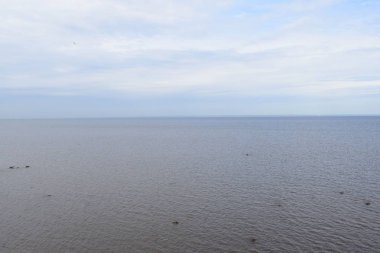 kayalar ve deniz manzarası