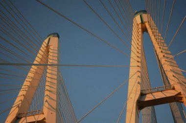  kablolu köprü desteklerinin elemanları