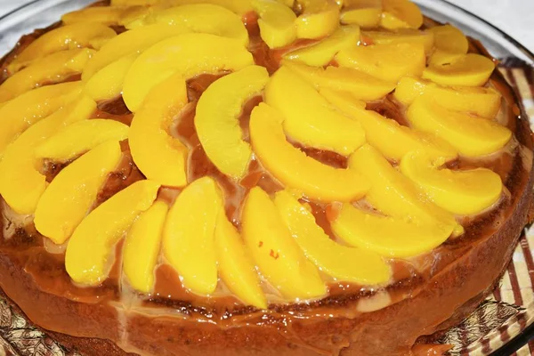 Cake Bright Slices Peaches — Stock Photo, Image