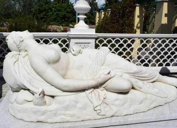 Decoración Del Parque Con Esculturas Lugar Para Relajarse Día Verano — Foto de Stock