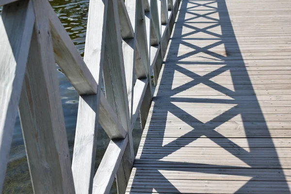 Holzbrücke Über Den Fluss — Stockfoto