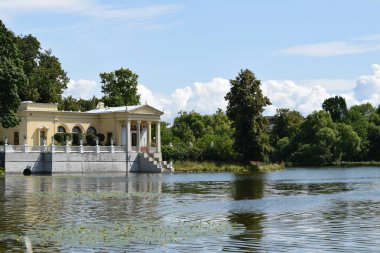 Evin Nehri üzerinde