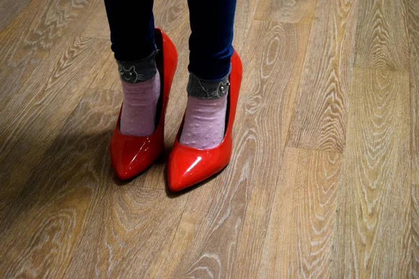 Zapatos Rojos Suelo — Foto de Stock
