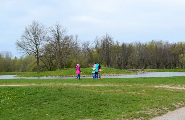 Een Wandelpark Met Waterkanalen Vijvers — Stockfoto