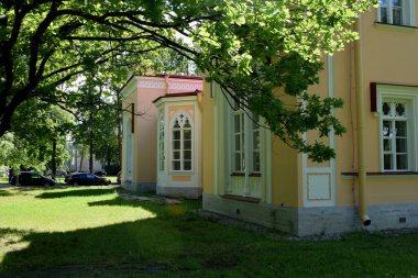 Klasik yapının eski binası