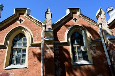 Eski tuğla kale, Gotik mimari