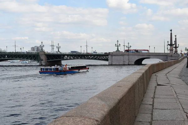 Flodutsikt Plats För Promenader Vatten Transport — Stockfoto