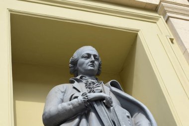 Binadaki heykel oyuğu