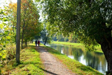 Güz Parkı, yürümek için bir yer.