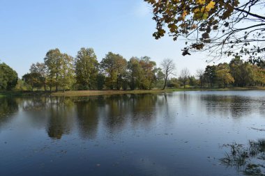 Güz Parkı, yürümek için bir yer.