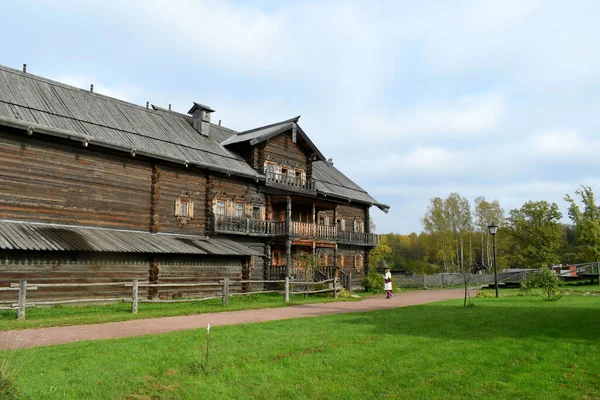 Dřevěné Budovy Venkově — Stock fotografie