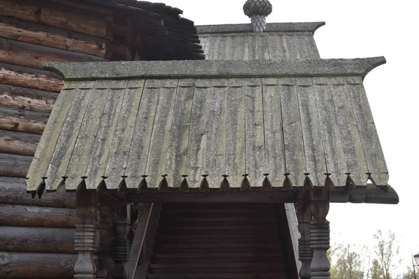 村中的木制建筑 — 图库照片
