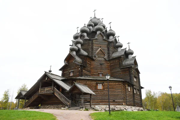 Eglise Bâtiments Bois Campagne Ferme Dans Village — Photo