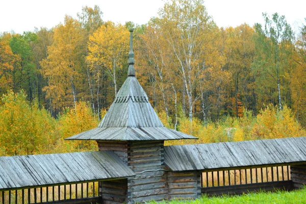 Holzhäuser Land Bauernhof Dorf — Stockfoto