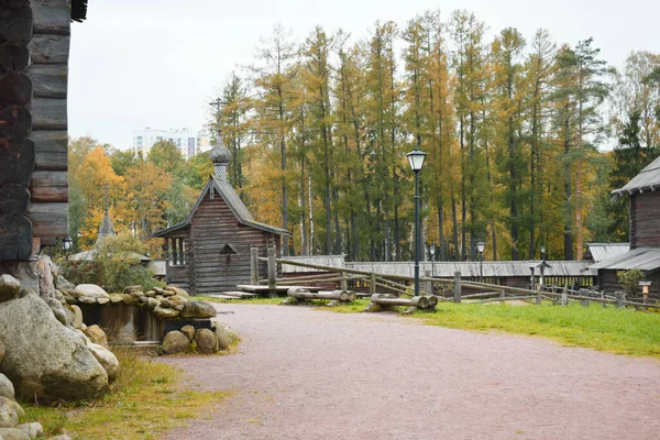 Holzhäuser Land Bauernhof Dorf — Stockfoto