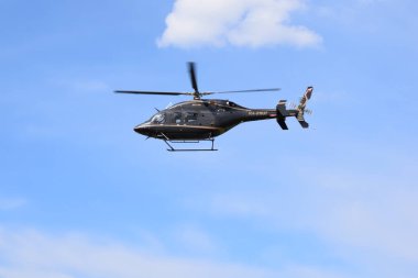 Gökyüzündeki helikopter, hava taşımacılığı