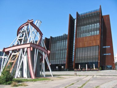 Gdansk, Polonya - Düşmüş Tersane İşçileri Anıtı, Solidarnosc Merkezi, 13 Ağustos, 2019 Gdansk, Polonya.