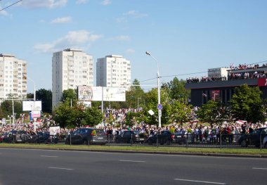 Minsk Belarus - 08.15.2020: Lukashenko diktatörüne karşı protesto. Barışçıl sokak protestosu