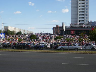 Minsk Belarus - 08.15.2020: Lukashenko diktatörüne karşı protesto. Barışçıl sokak protestosu