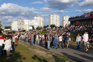 Minsk Belarus - 08.15.2020: Lukashenko diktatörüne karşı protesto. Barışçıl sokak protestosu