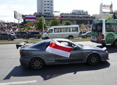 Minsk Belarus - 08.15.2020: Lukashenko diktatörüne karşı protesto. Hükümete karşı barışçıl sokak protestosu.