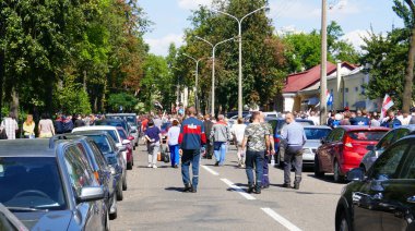 Belarus 2020 cumhurbaşkanlığı seçimlerinden sonra fabrika işçilerinin Lukashenko diktatörüne karşı barışçıl protesto eylemleri.