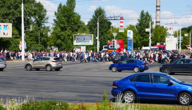 Belarus 2020 cumhurbaşkanlığı seçimlerinden sonra fabrika işçilerinin Lukashenko diktatörüne karşı barışçıl protesto eylemleri.