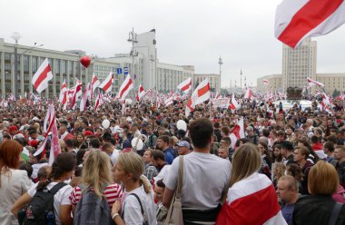 Beyaz Rusya 'da yapılan cumhurbaşkanlığı seçimleri sonrasında görevdeki hükümete karşı barışçıl protesto eylemleri.