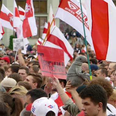 Beyaz Rusya 'da yapılan cumhurbaşkanlığı seçimleri sonrasında görevdeki hükümete karşı barışçıl protesto eylemleri.
