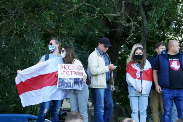 Протестующие Вышли Улицы Минска Плакатами Флагами Мирный Протест Против Диктатора Лицензионные Стоковые Фото
