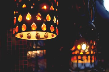 Kahverengi Cam süsler parlayan turuncu ışık, iç Tema ve restoranlar ile lamba