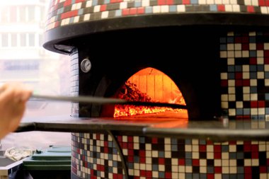 pizza makinesi İtalyan pizza, gıda sanayî ve fırınlar temalı yemek pişirmek için ocağı ahşap aşçılar