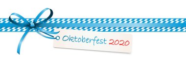 EPS 10 vektör illüstrasyon mavi kurdele yayı asma etiketli ve metin Oktoberfest 2020 Alman Ekim Festivali zamanı için beyaz zemin üzerinde izole
