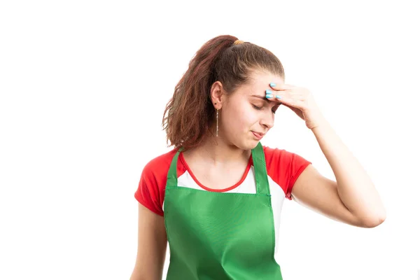 Supermarkt Oder Einzelhandelsangestellte Leiden Unter Kopfschmerzen Und Berühren Die Stirn — Stockfoto