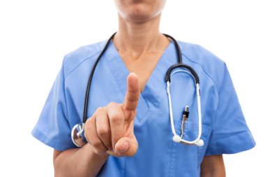 Görünmez dijital ekran dokunmadan veya düğmeye beyaz arka plan üzerinde izole tıbbi bilim teknoloji kavram olarak kadın hemşire el closeup