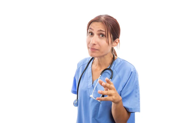 白い背景に分離された女性看護師や医師の説明のジェスチャーと患者の治療指導コンセプトとして手で式を作る — ストック写真