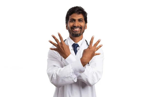 Indické Přátelský Ošetřovatel Zobrazující Číslo Čtyři Oběma Rukama Prsty Aktivována — Stock fotografie