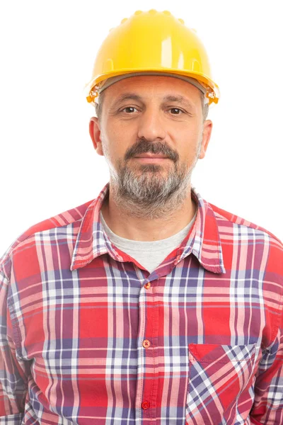 Retrato Close Construtor Masculino Usando Capacete Amarelo Isolado Fundo Estúdio — Fotografia de Stock