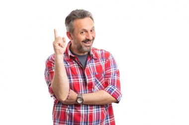 Fikir kavramı olarak parmağını kaldıran adam