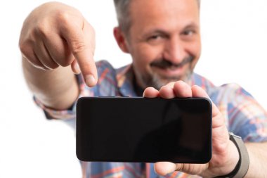 Gösteriyi gösteren adamın yakın çekimi